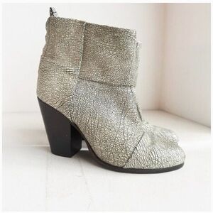 Rag & Bone Textured Gray Ankle Boots
